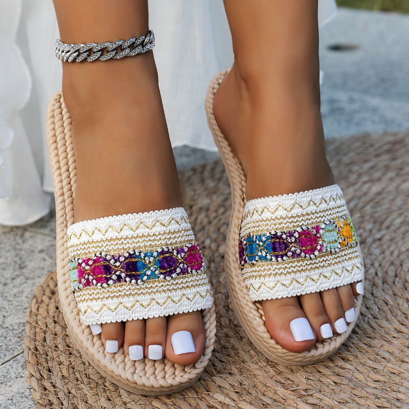 Ethnic Fashion Design - شباشب نسائية للخارج، أحذية مسطحة بتصميم