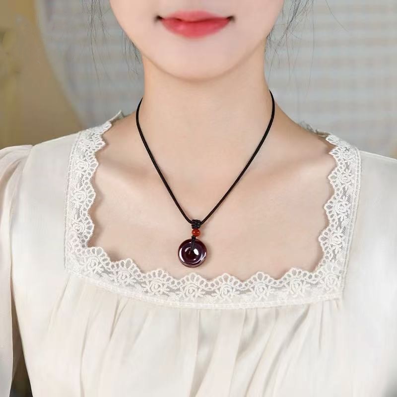 قلادة بحجر كريم أصلي، مختارة ب - مراجعة Ethnic Fashion Store وسعره
