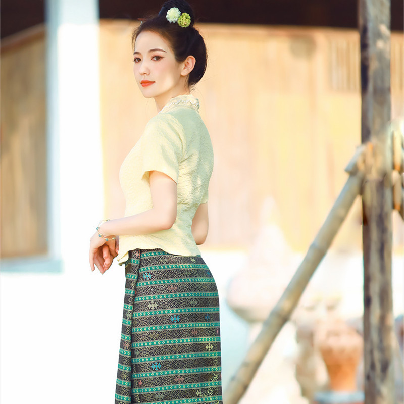 ملابس داي تايلاندية صفراء فاتح - مراجعة Thai Silk Blouse وسعره